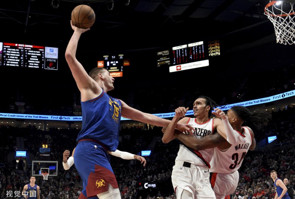 在参加与某 在参加与某